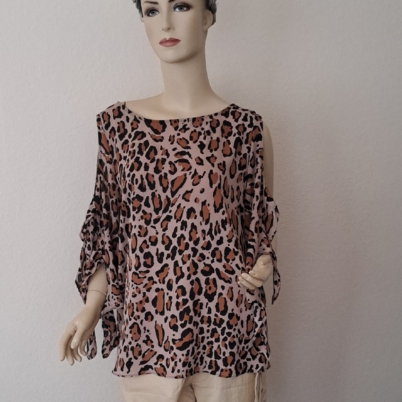 BOLD elements Brown and Cream Boxy Blouse - Picture 1 of 10